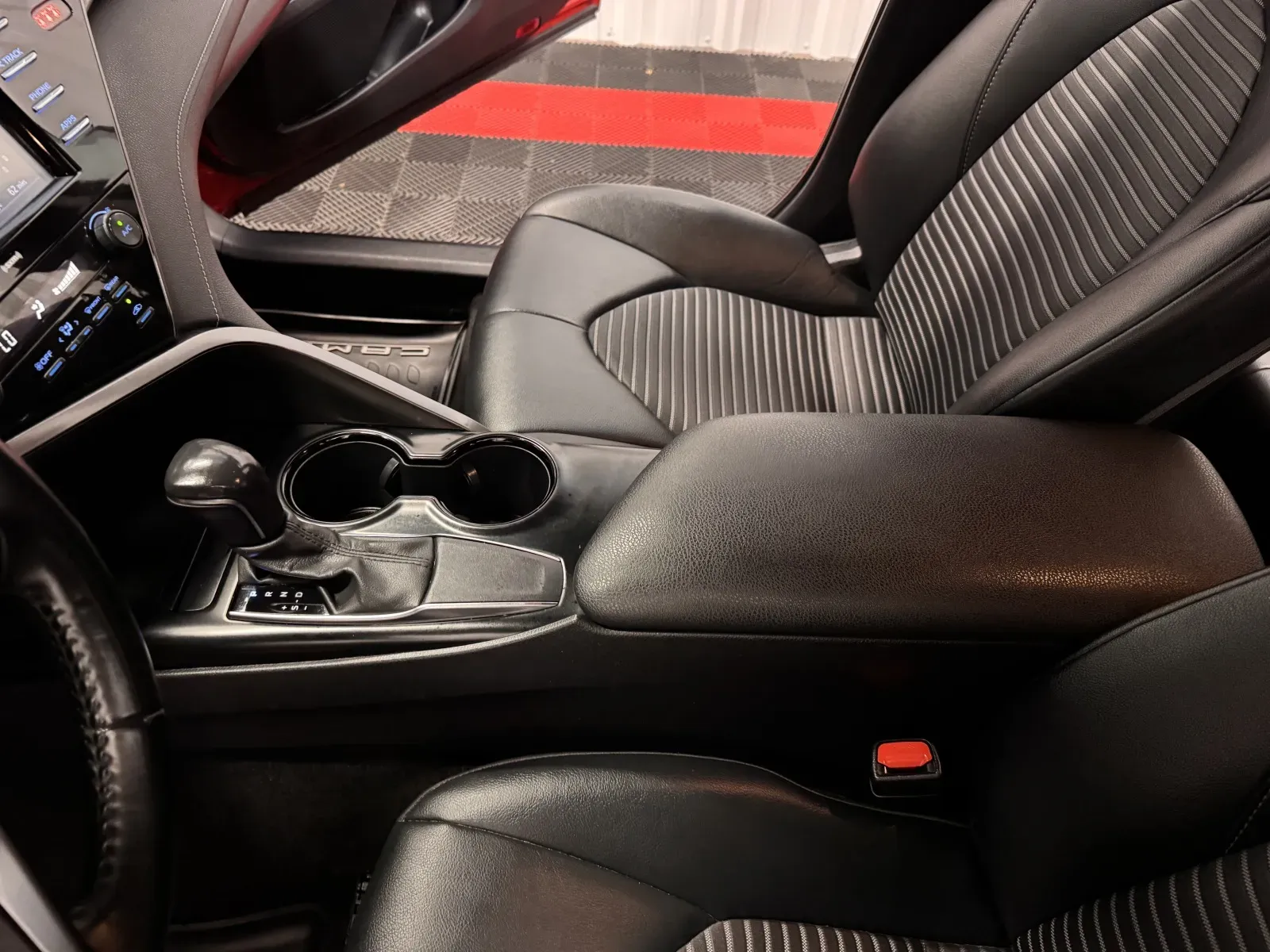 Toyota Camry photo 31