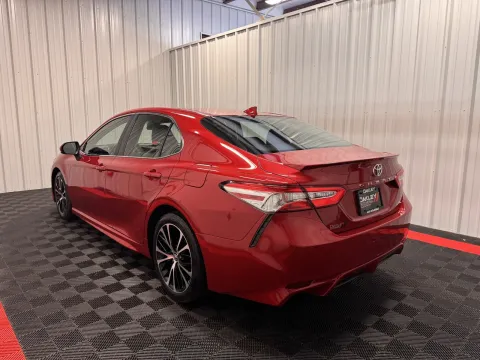 Photos of 2020 Toyota Camry SE for sale in Branson West, MO at Oakley Auto World