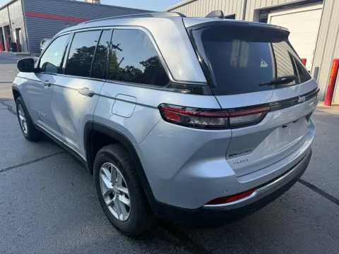 Photos of 2024 Jeep Grand Cherokee Laredo for sale in Branson West, MO at Oakley Auto World