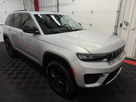 More photos of 2024 Jeep Grand Cherokee Laredo X at Oakley Auto World, MO