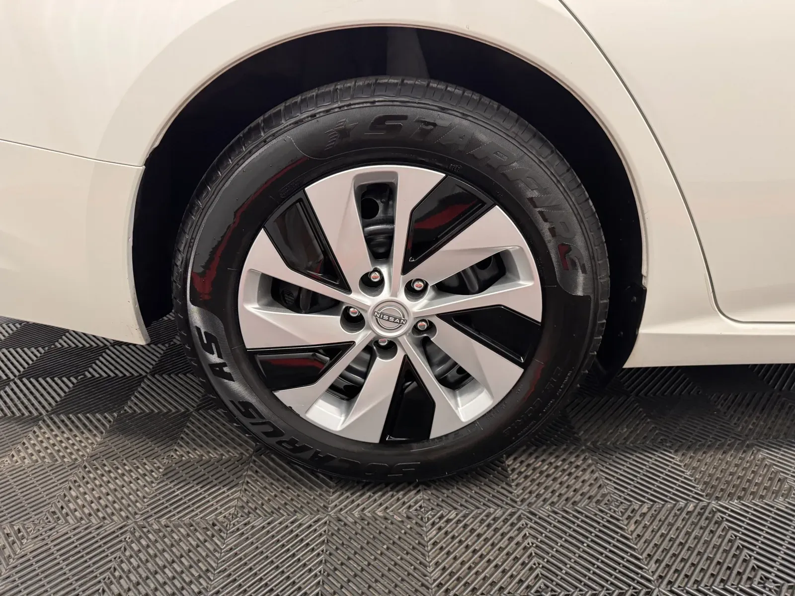 Nissan Altima photo 16
