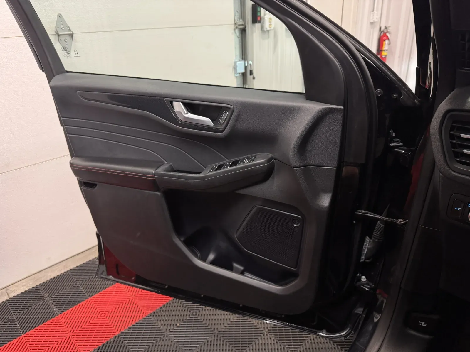 Ford Escape photo 24