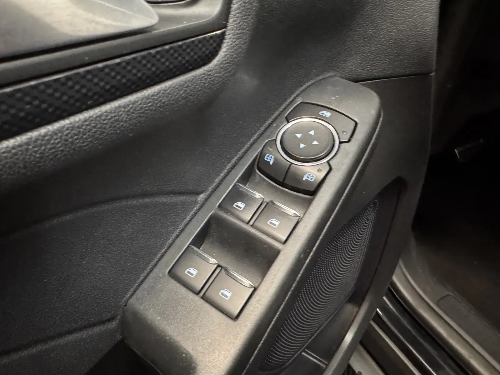 Ford Escape photo 25