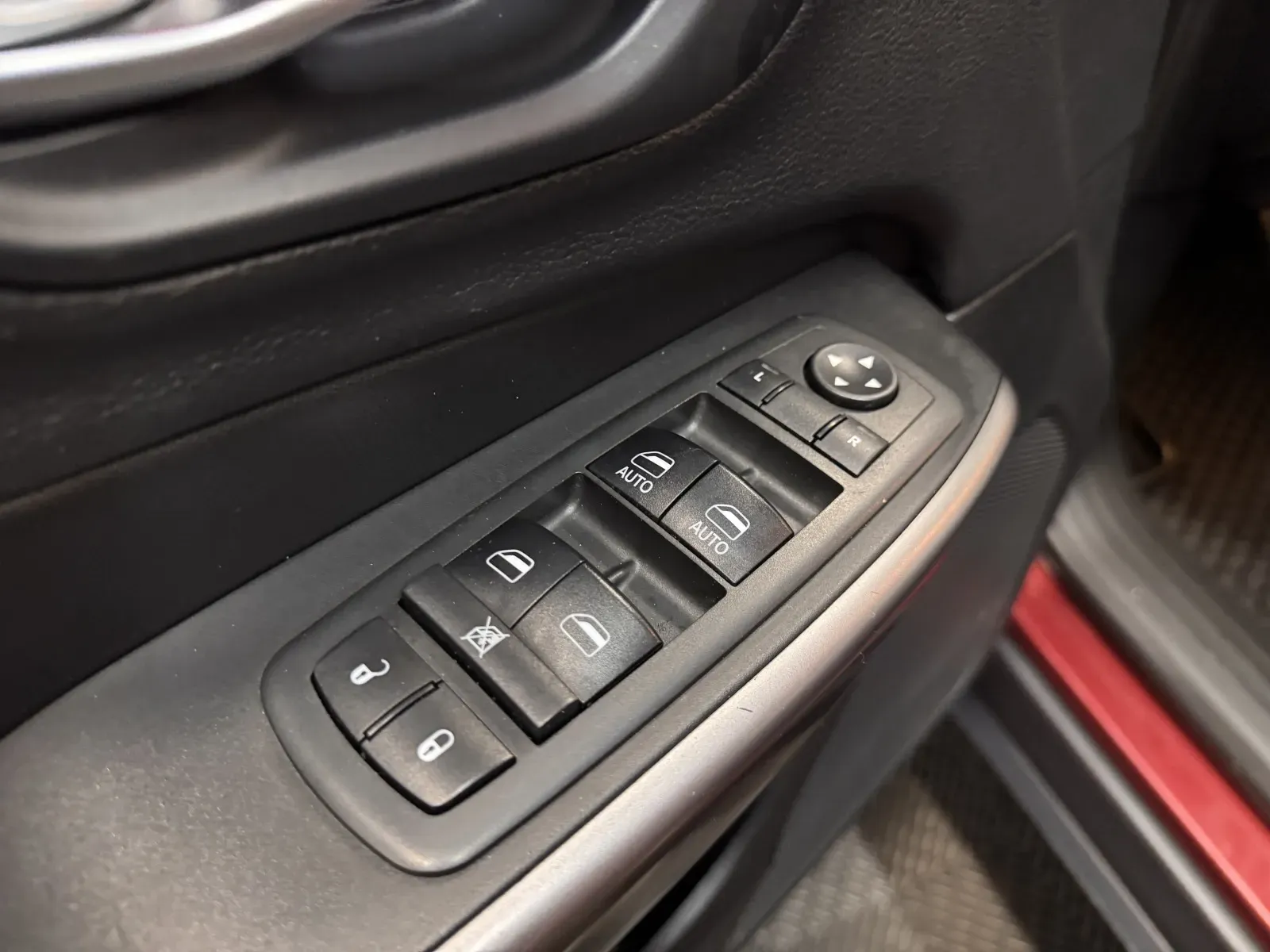 Jeep Cherokee photo 25