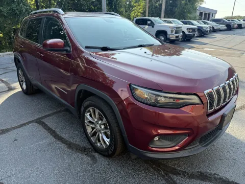 More photos of 2019 Jeep Cherokee Latitude Plus at Oakley Auto World, MO