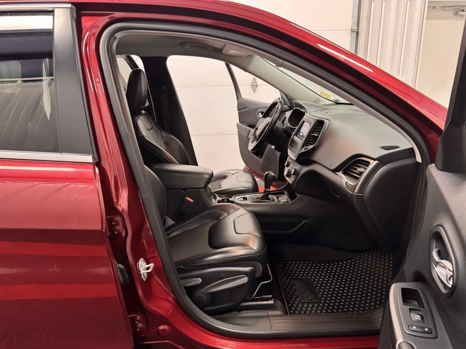 Jeep Cherokee photo 40