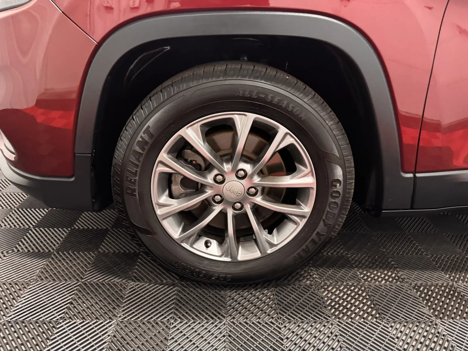 Jeep Cherokee photo 9