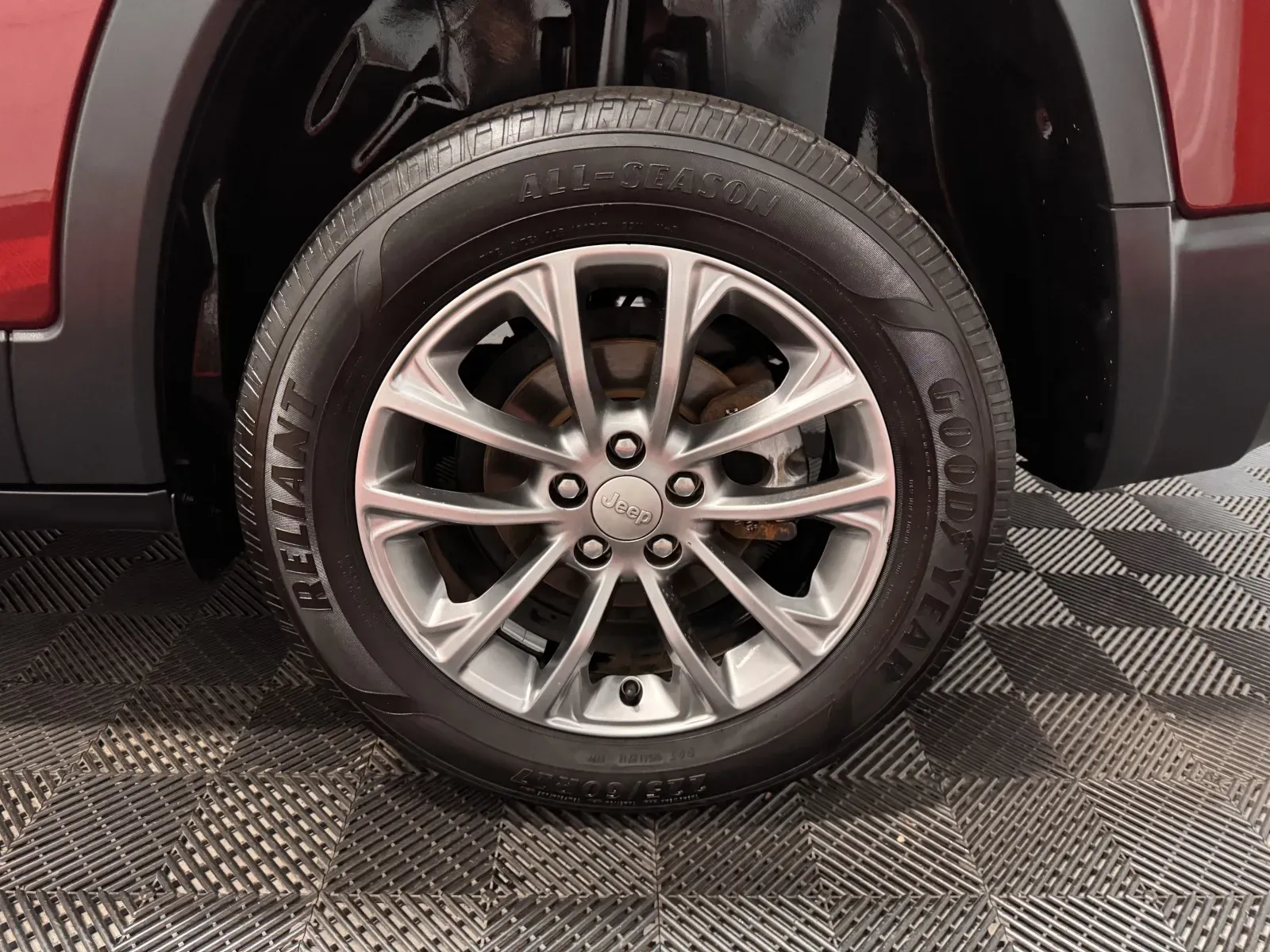 Jeep Cherokee photo 11