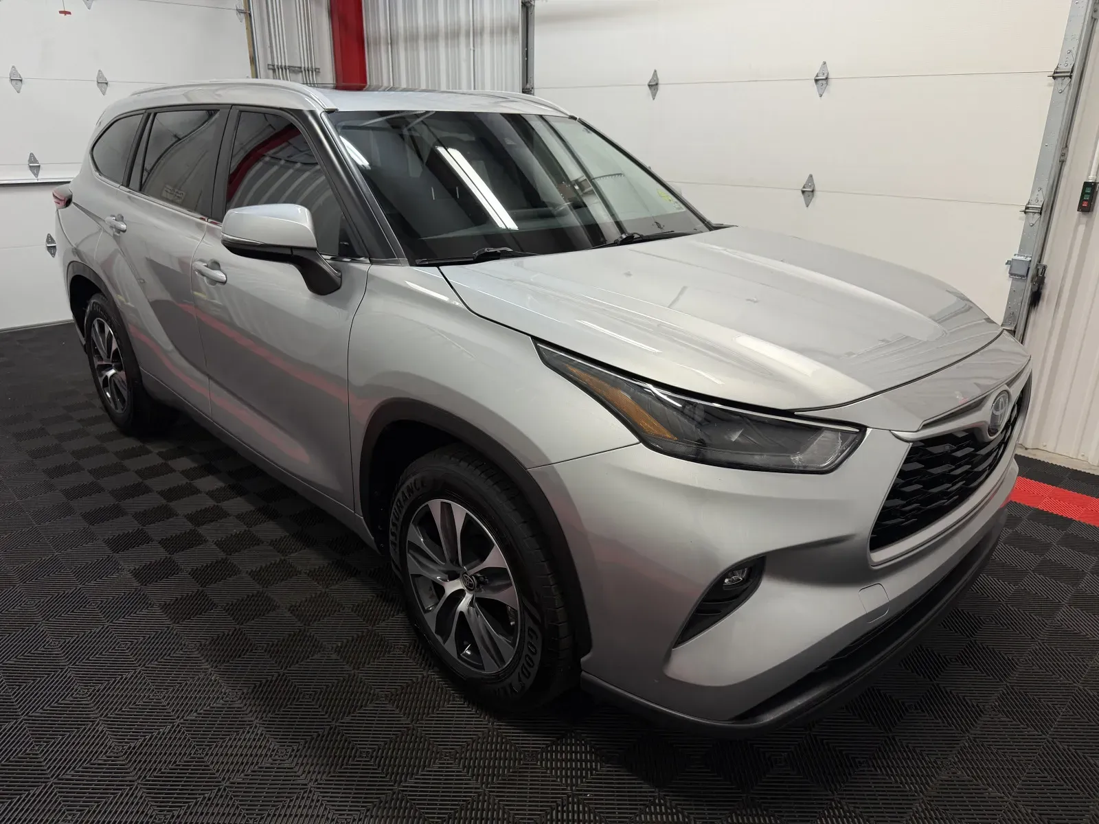 Toyota Highlander photo 5