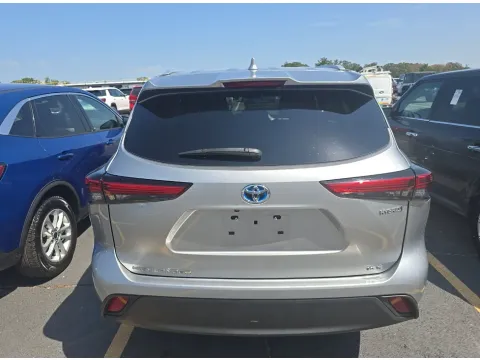 Another view of 2023 Toyota Highlander Hybrid XLE for sale in Branson West, MO at Oakley Auto World