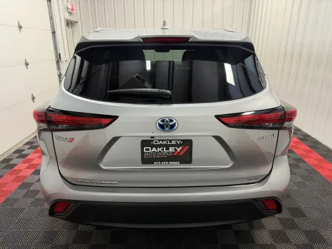 Another view of 2023 Toyota Highlander Hybrid XLE for sale in Branson West, MO at Oakley Auto World