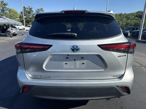 Another view of 2023 Toyota Highlander Hybrid XLE for sale in Branson West, MO at Oakley Auto World