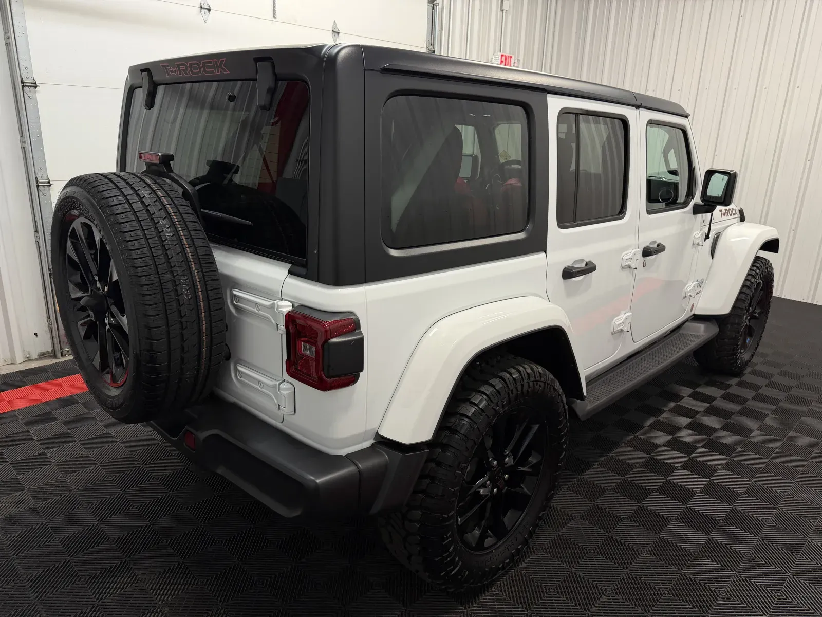 Jeep Wrangler photo 7