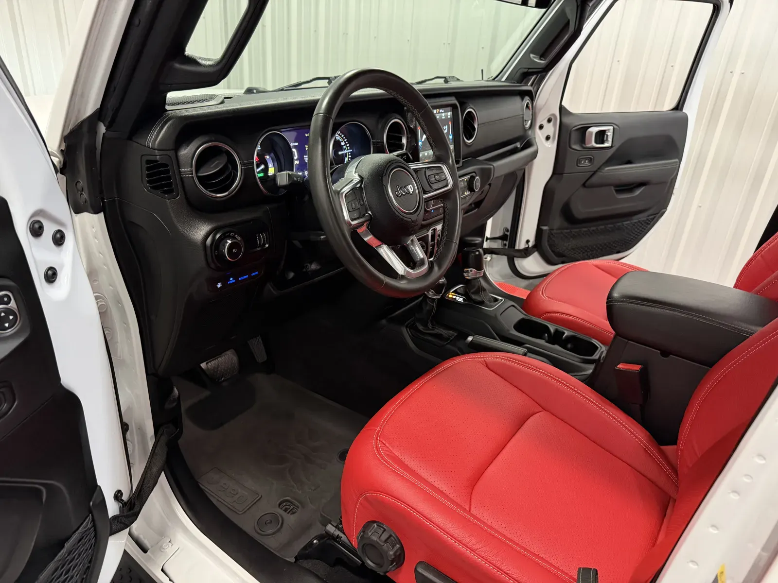 Jeep Wrangler photo 39