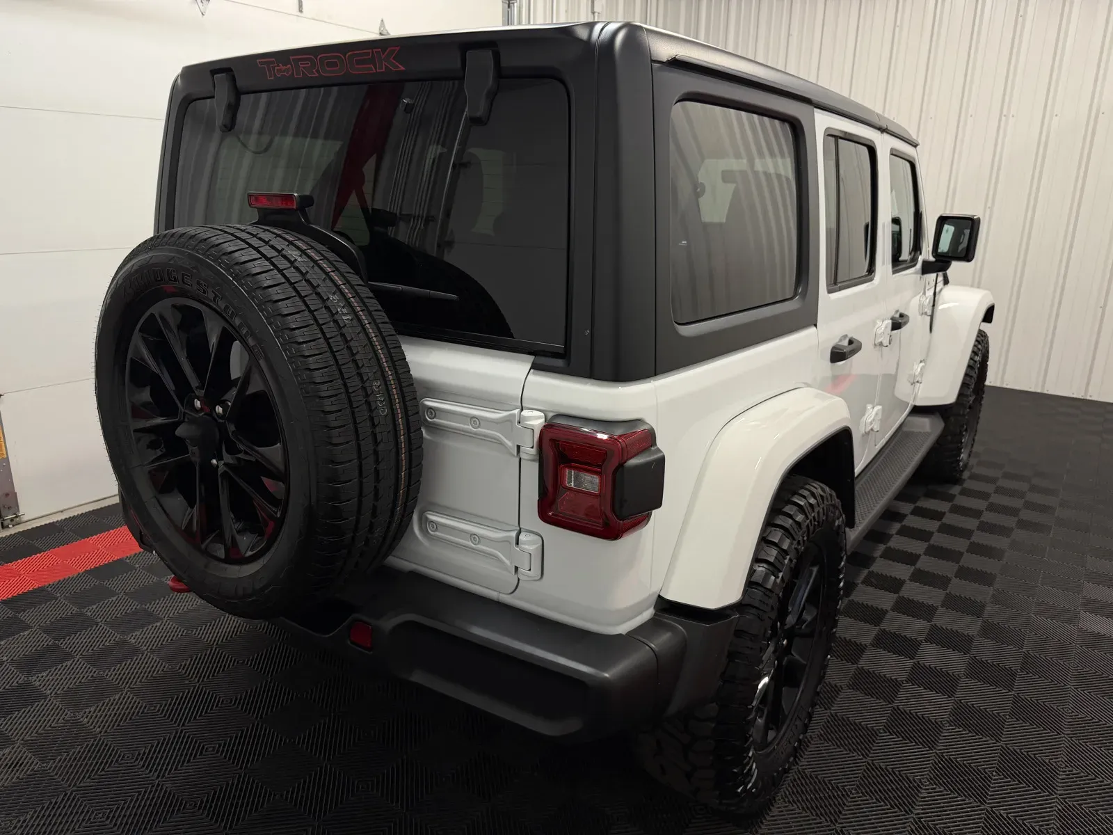Jeep Wrangler photo 18
