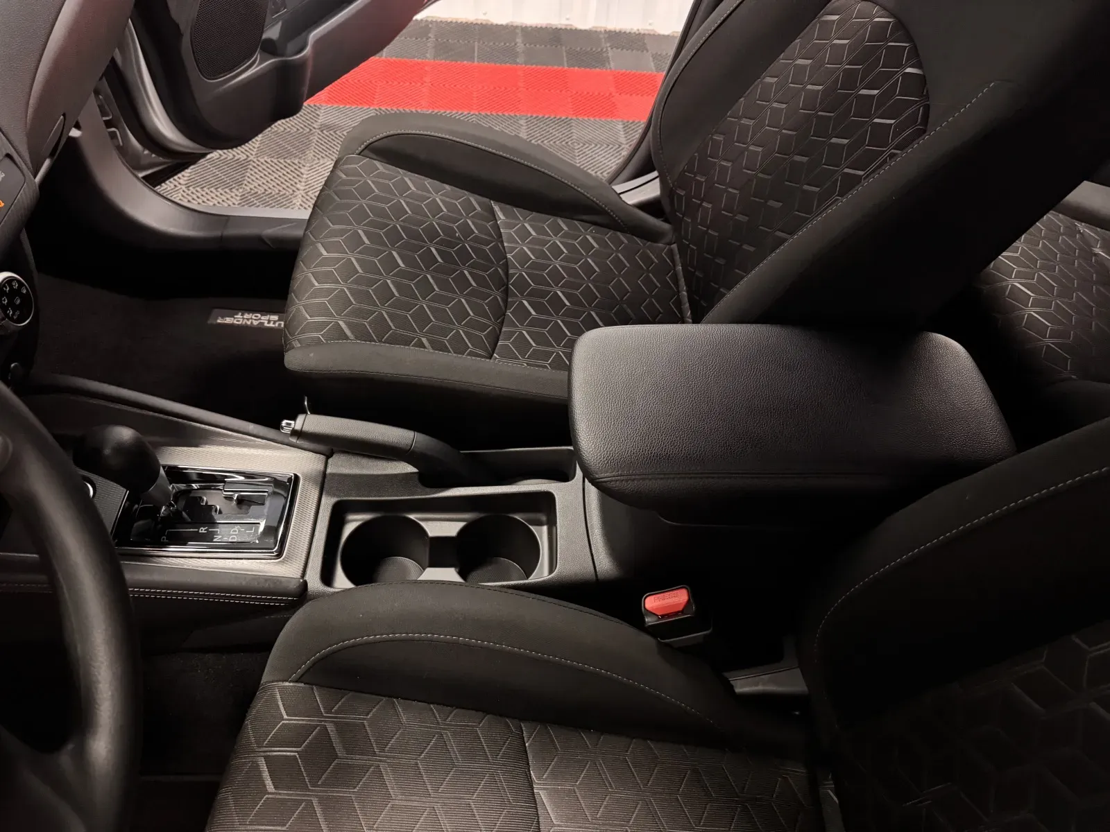 Mitsubishi Outlander Sport photo 117
