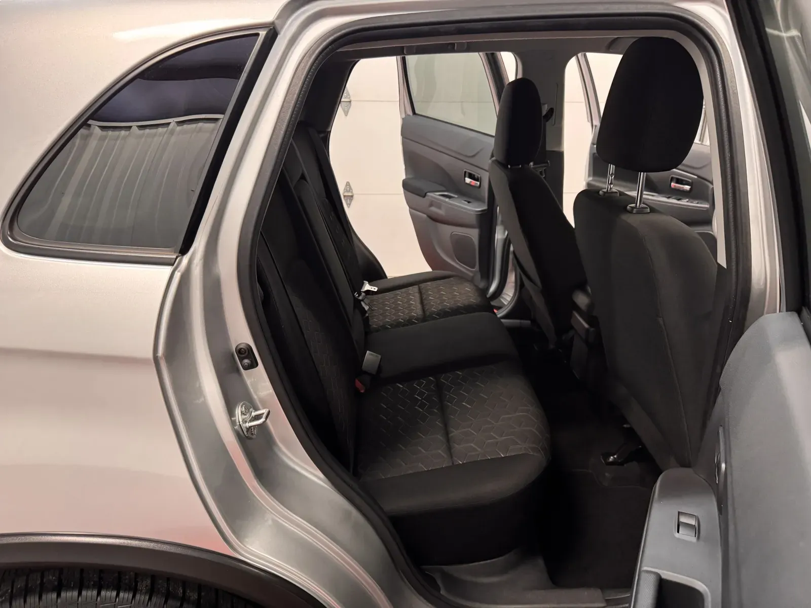 Mitsubishi Outlander Sport photo 39