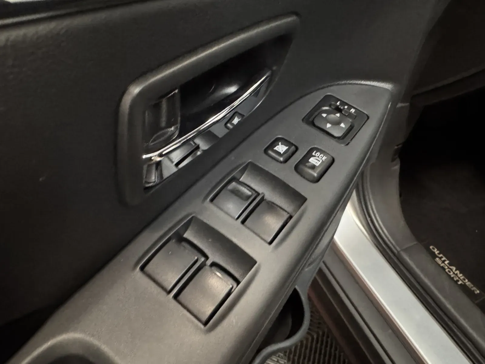Mitsubishi Outlander Sport photo 69