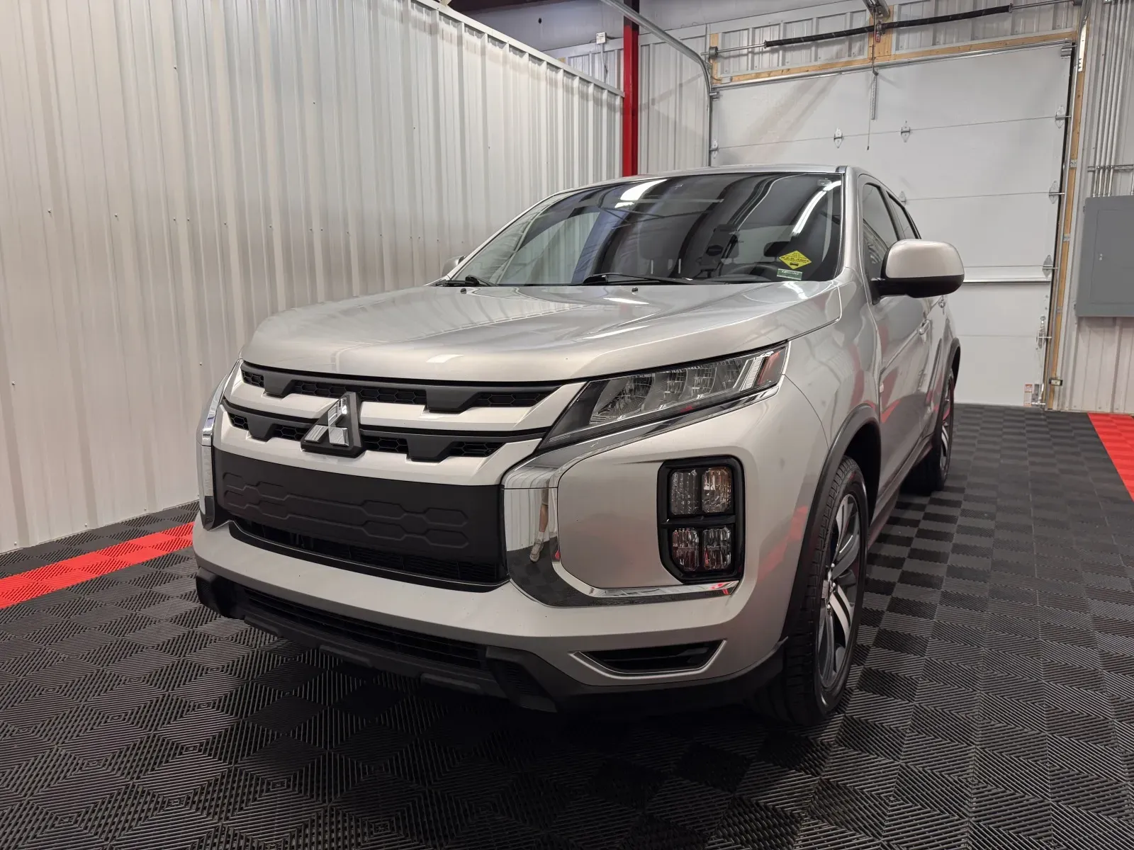 Mitsubishi Outlander Sport photo 9