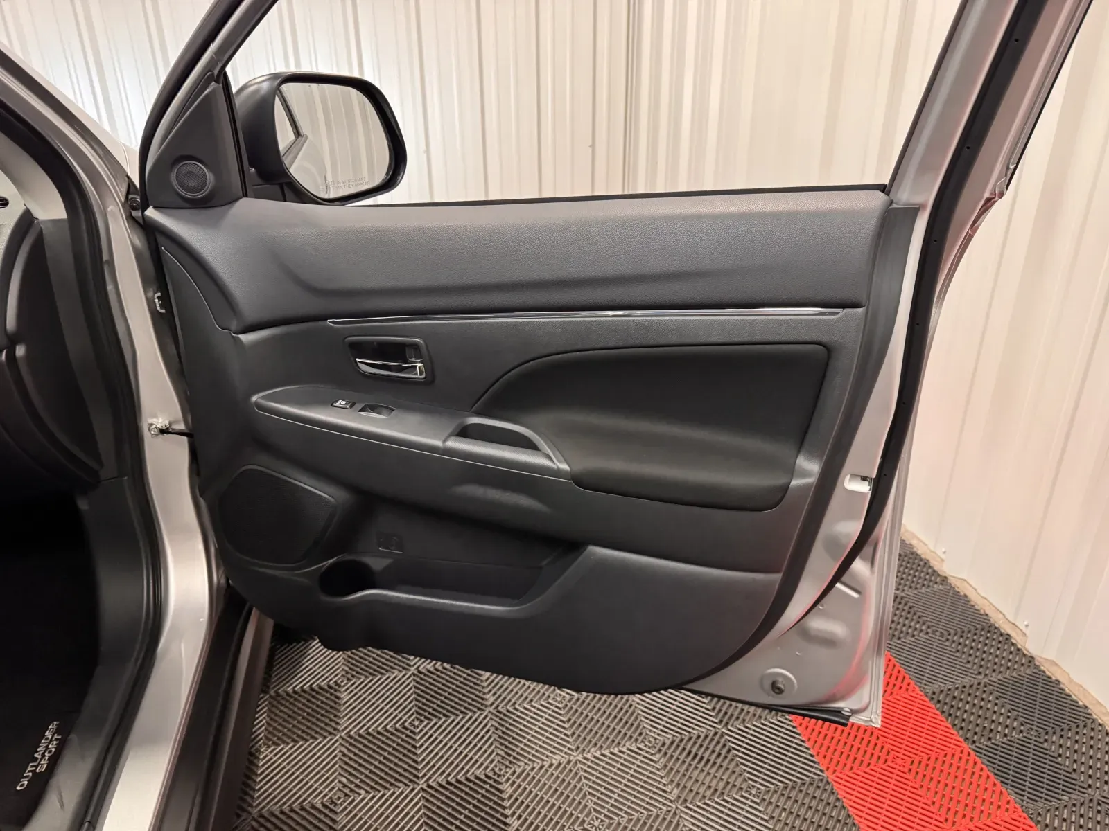Mitsubishi Outlander Sport photo 40