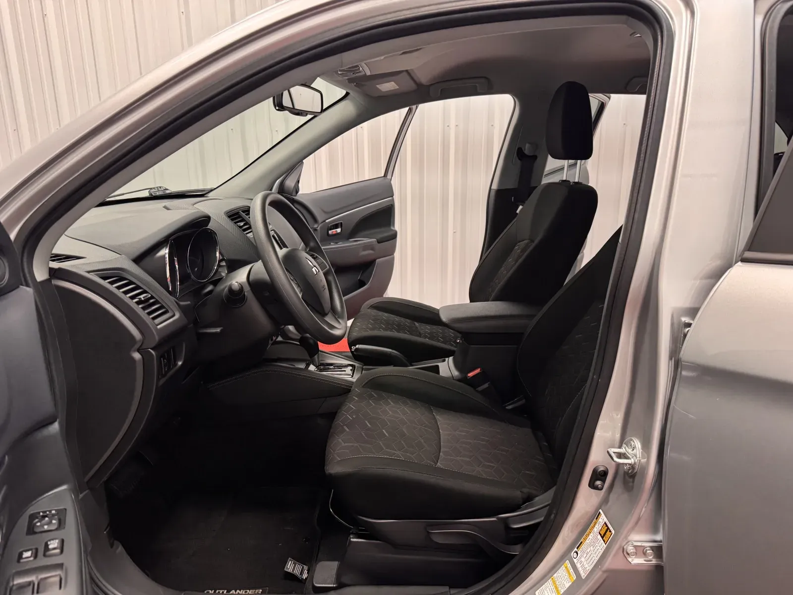 Mitsubishi Outlander Sport photo 32