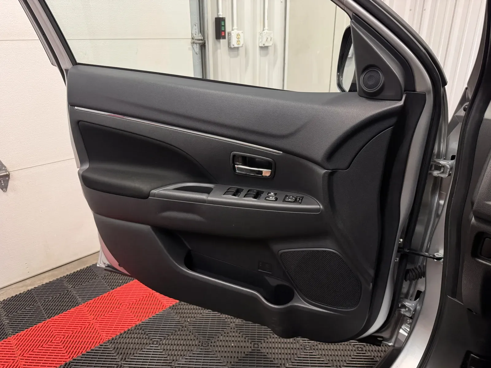 Mitsubishi Outlander Sport photo 68