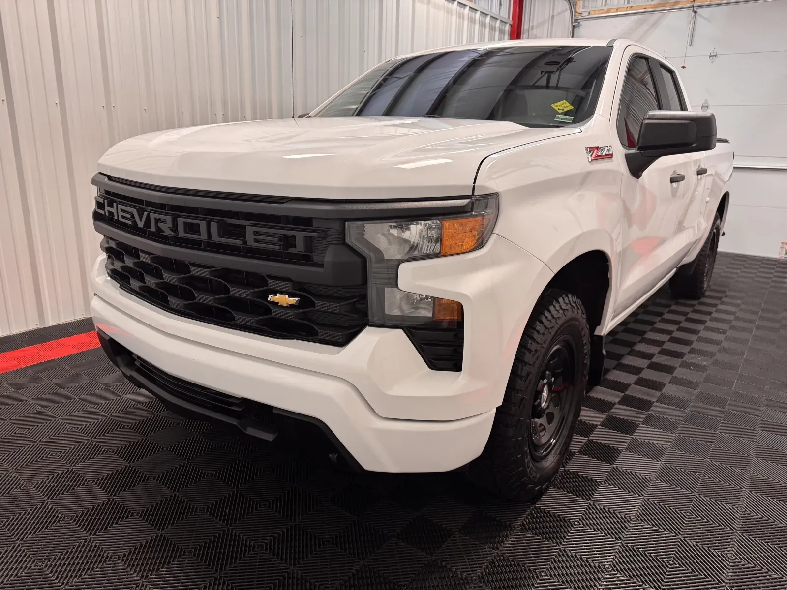 Chevrolet Silverado photo 9