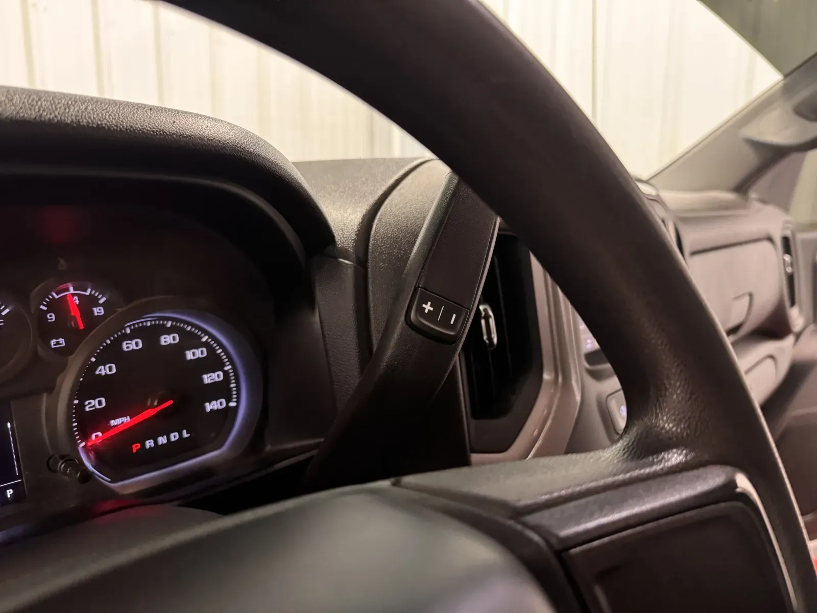 Chevrolet Silverado photo 21