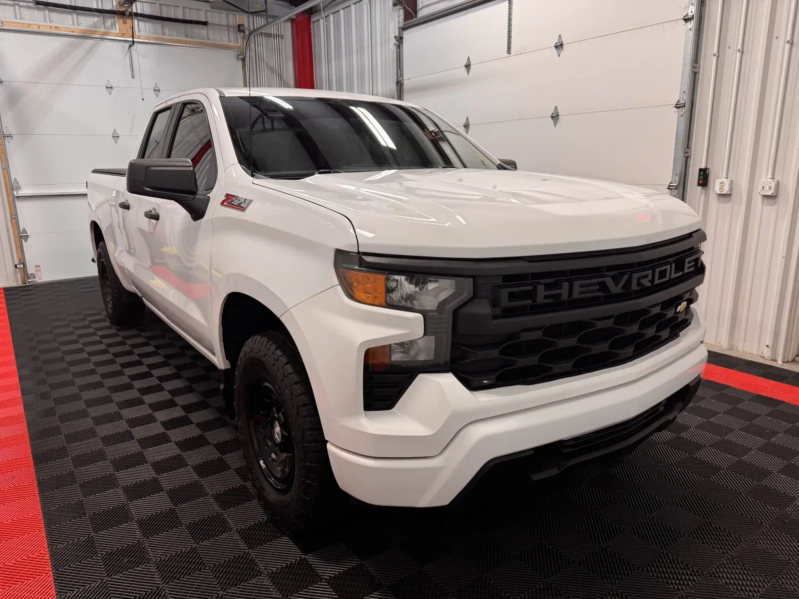 Chevrolet Silverado photo 6