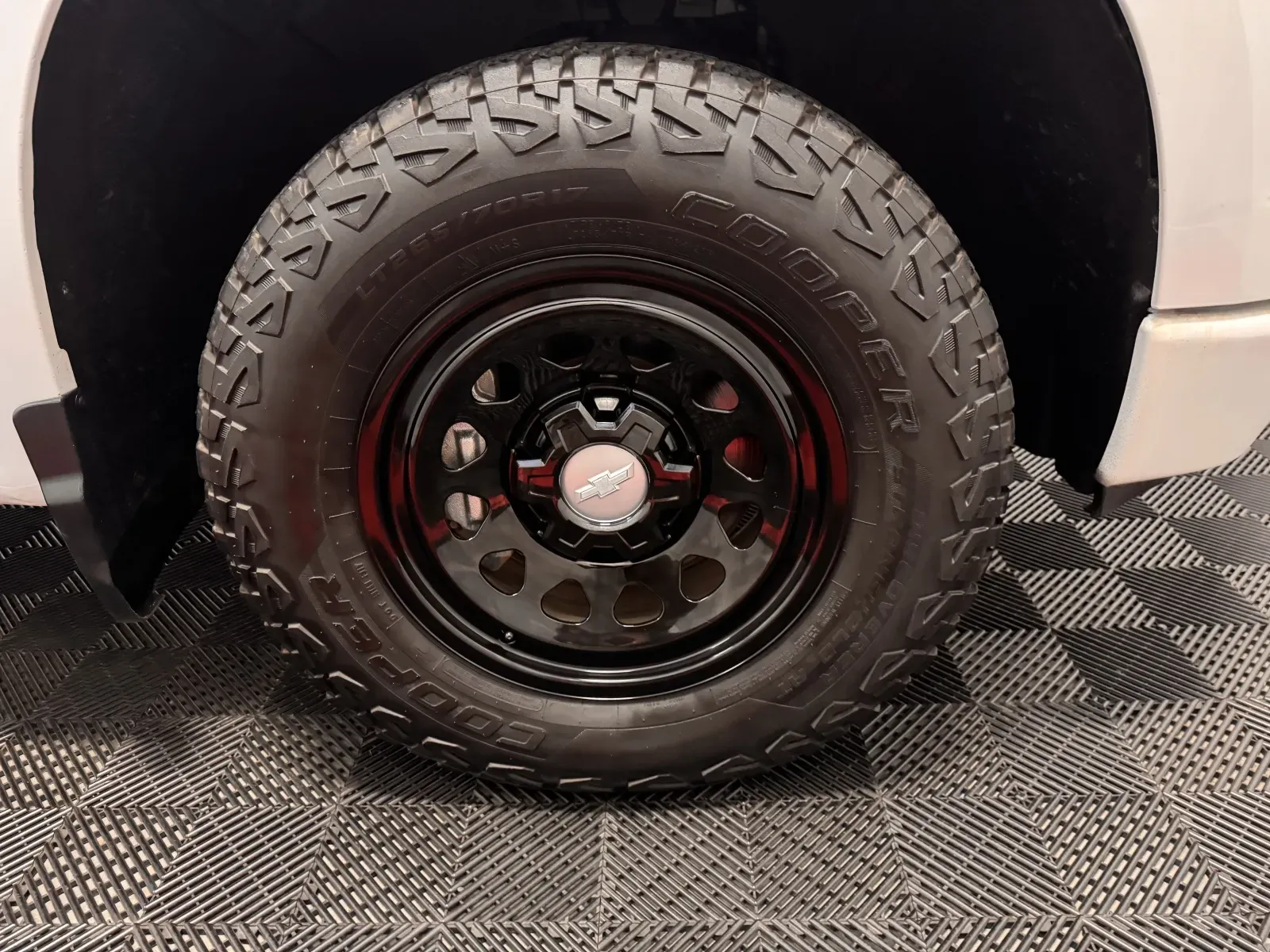 Chevrolet Silverado photo 17