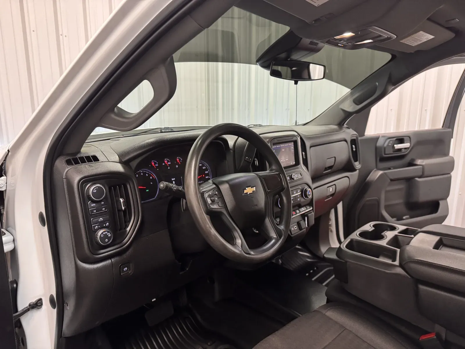 Chevrolet Silverado photo 33
