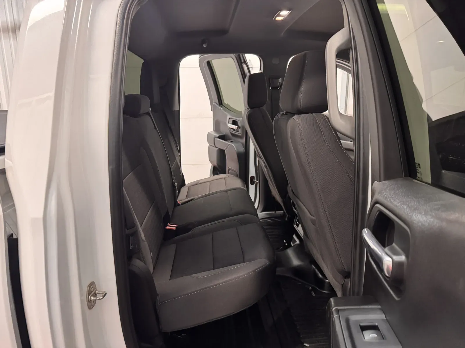 Chevrolet Silverado photo 37