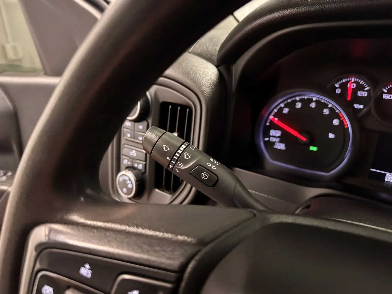 Chevrolet Silverado photo 20