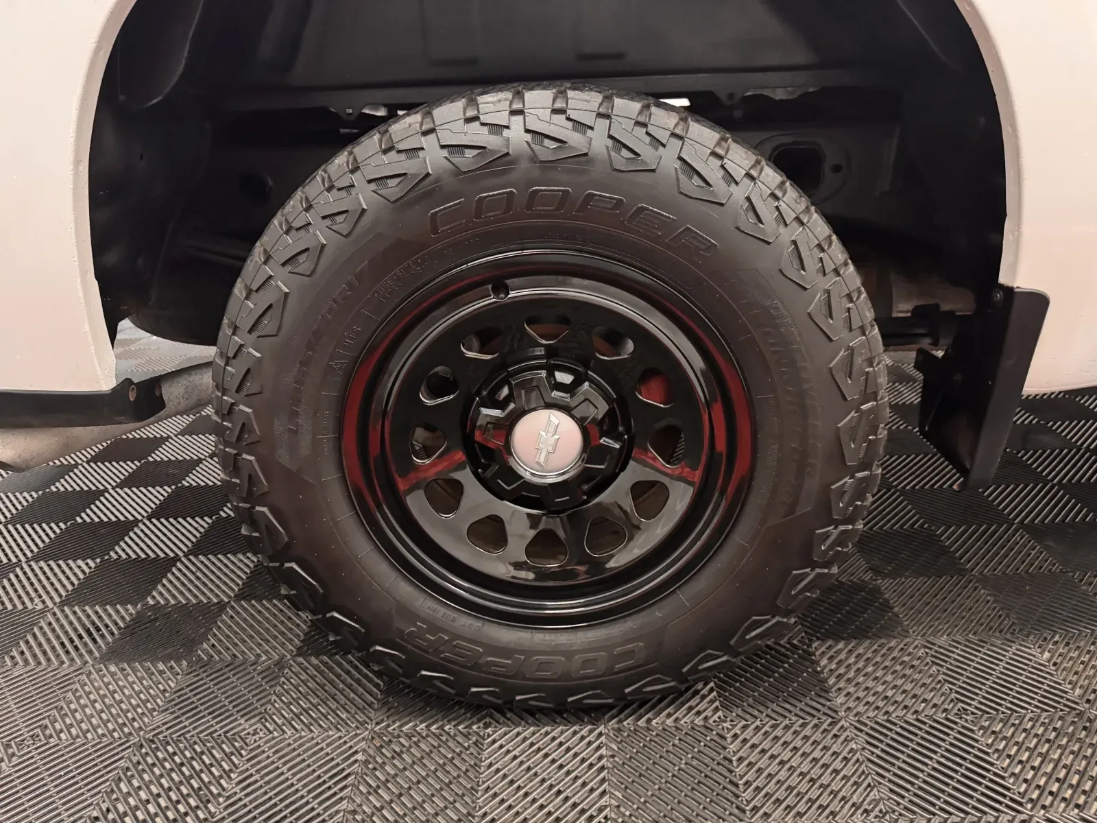 Chevrolet Silverado photo 16
