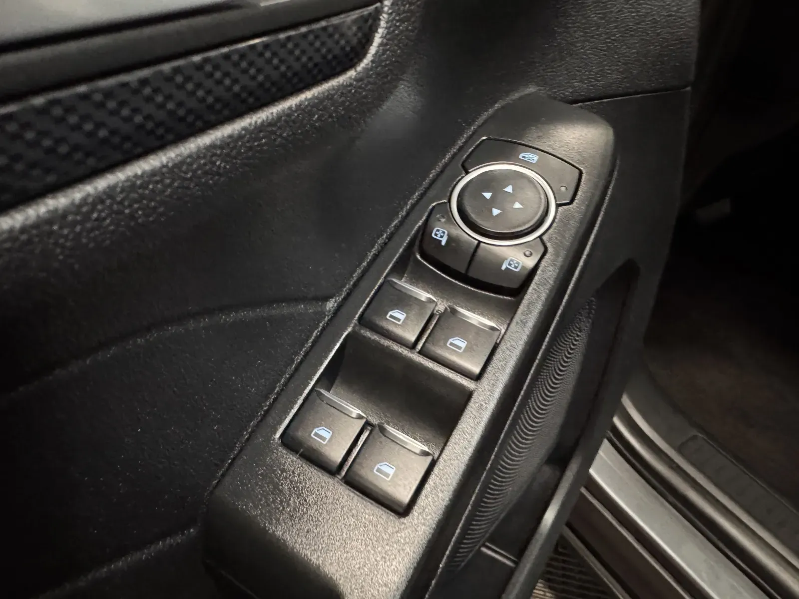 Ford Escape photo 27