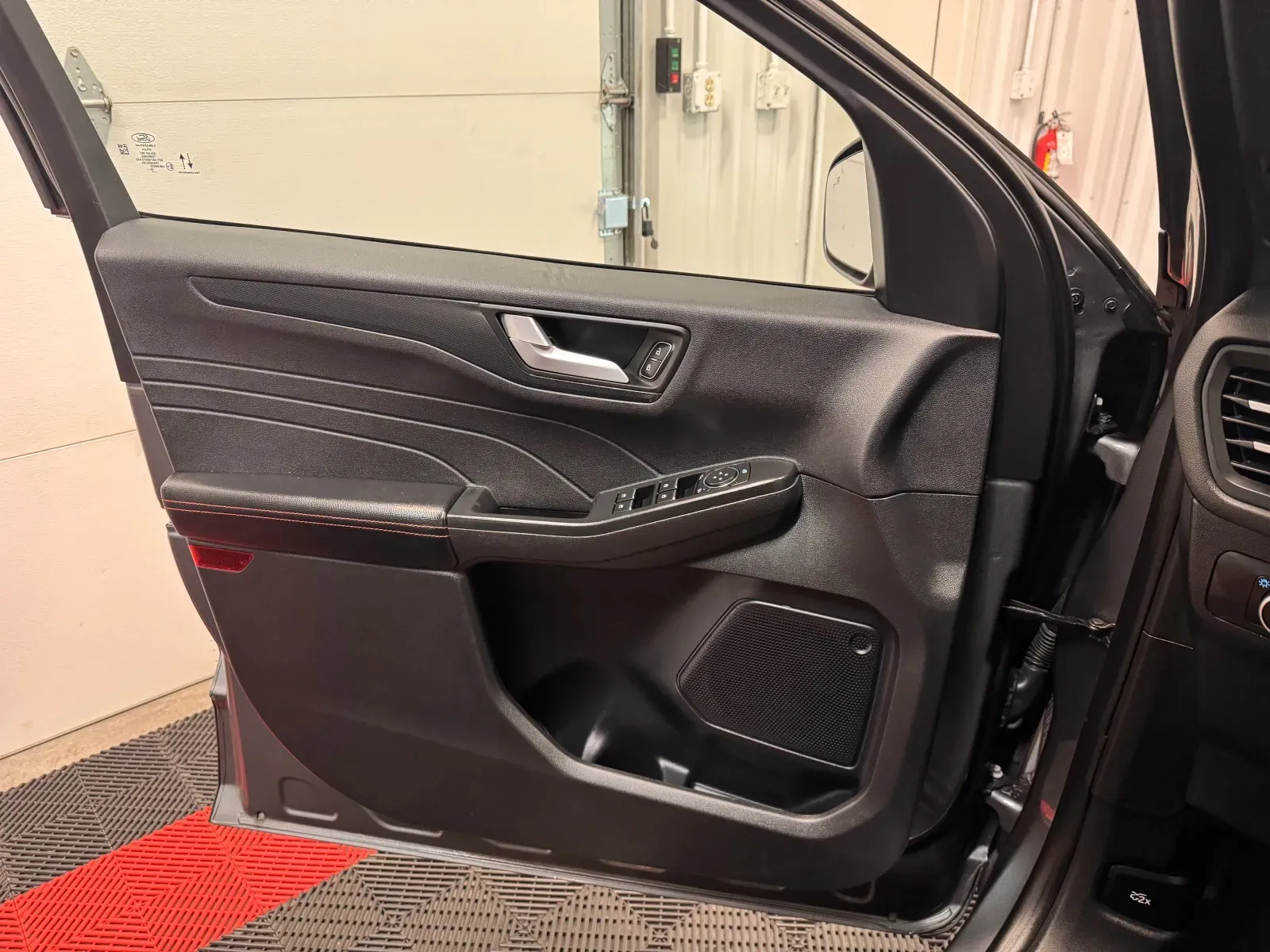 Ford Escape photo 26
