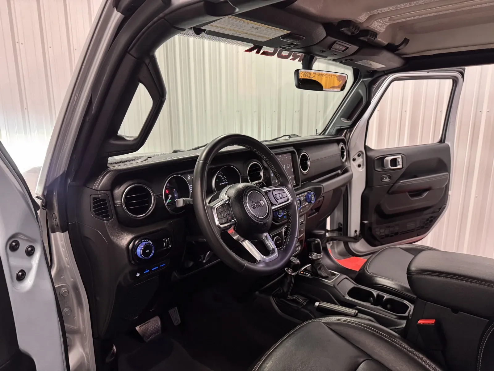 Jeep Wrangler photo 34