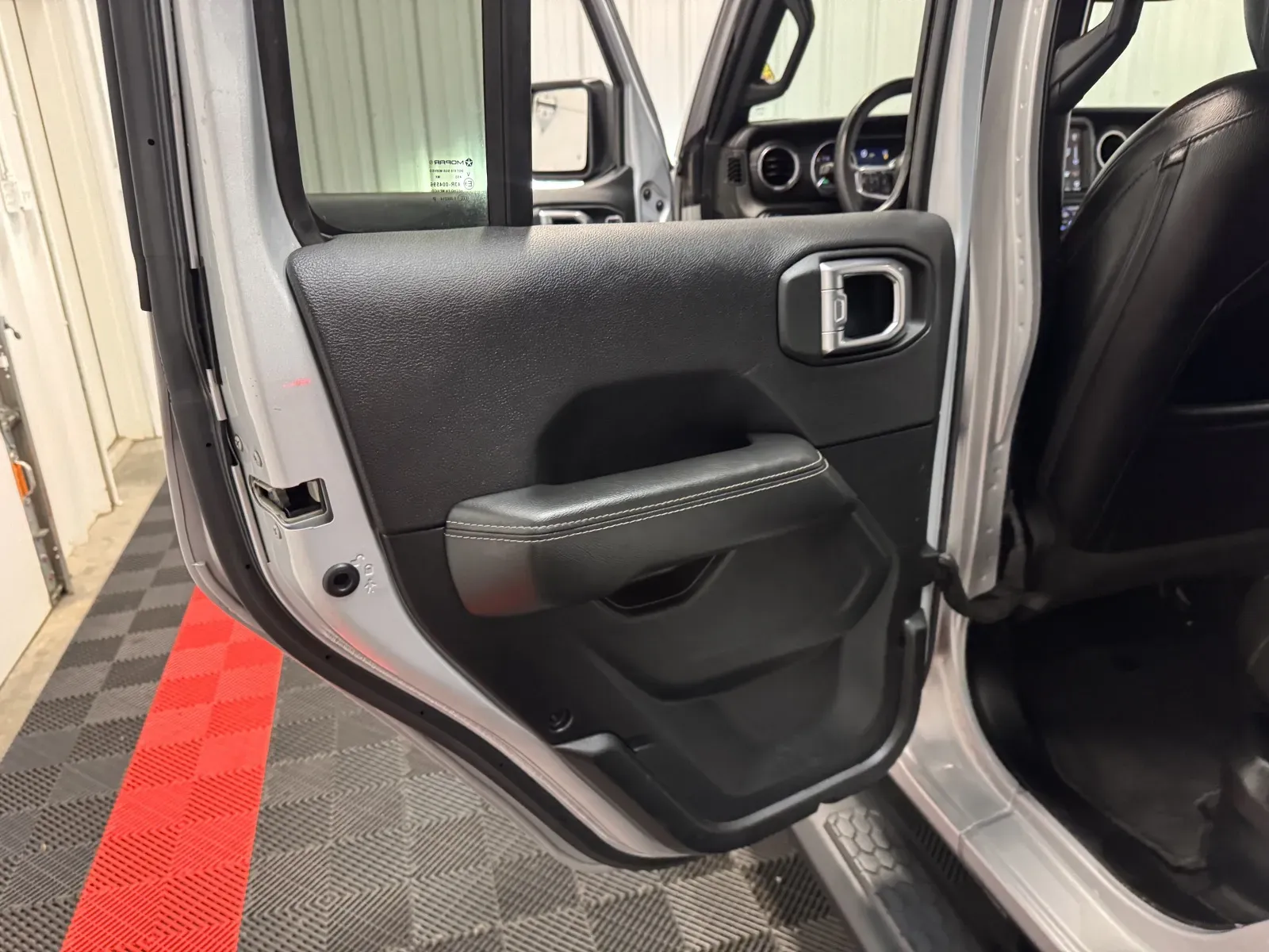 Jeep Wrangler photo 36