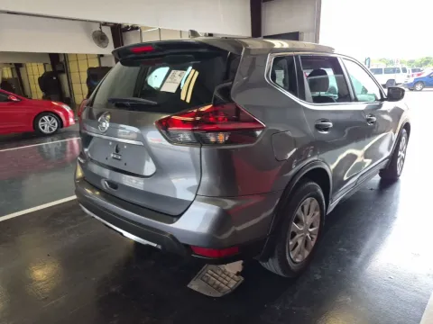 More photos of 2020 Nissan Rogue at Oakley Auto World, MO
