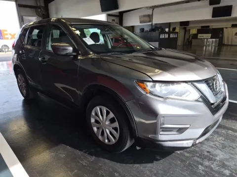 More photos of 2020 Nissan Rogue at Oakley Auto World, MO