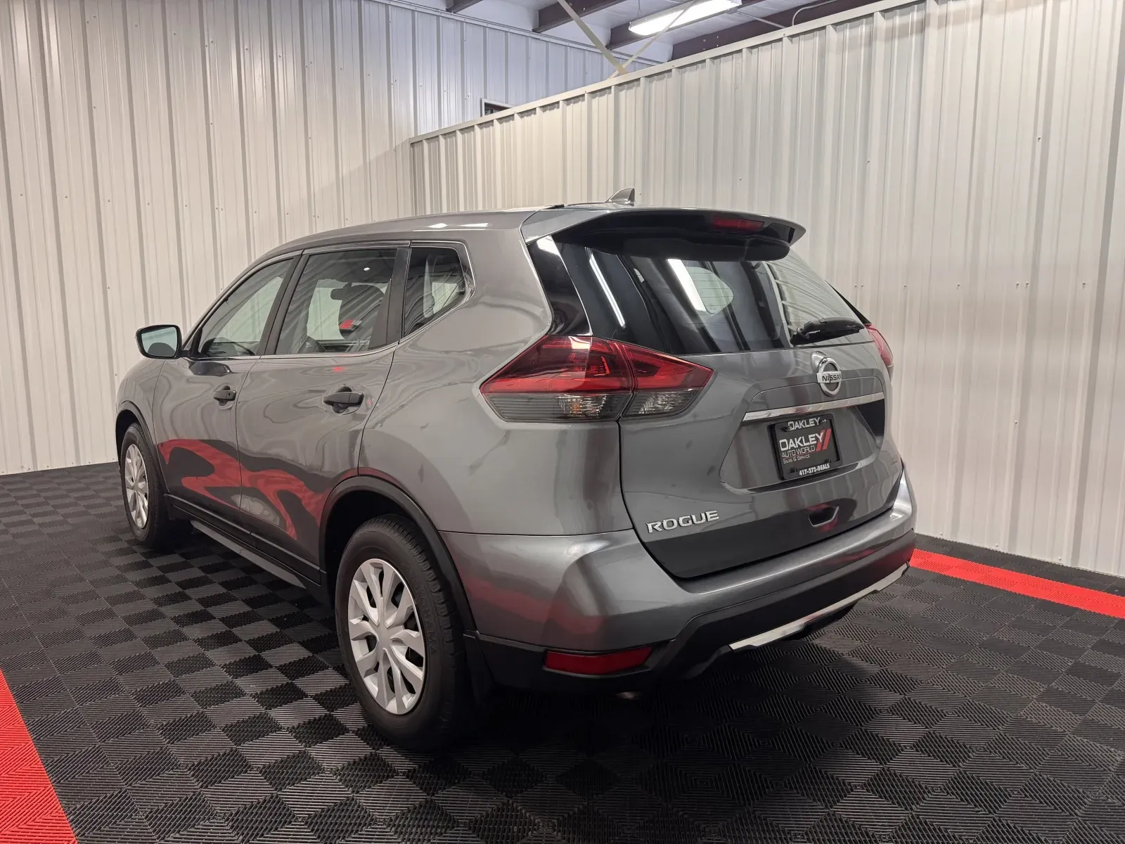 Nissan Rogue photo 2