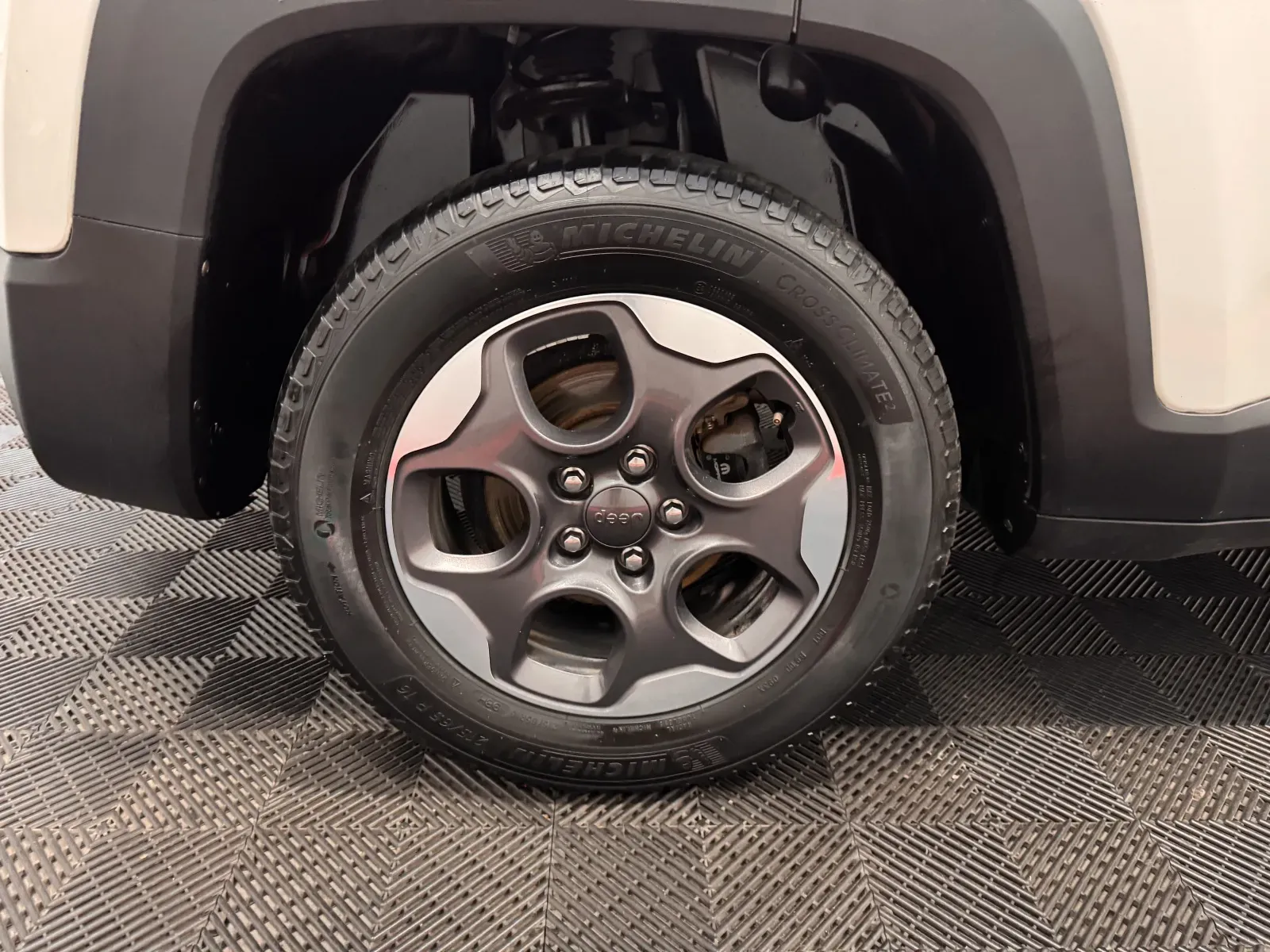Jeep Renegade photo 16