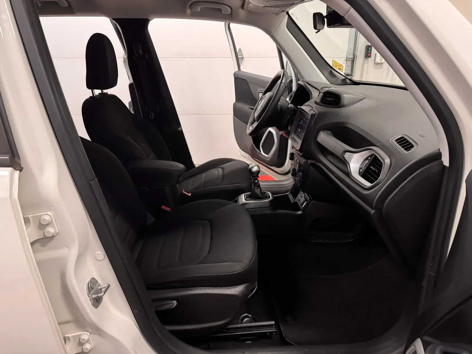 Jeep Renegade photo 41