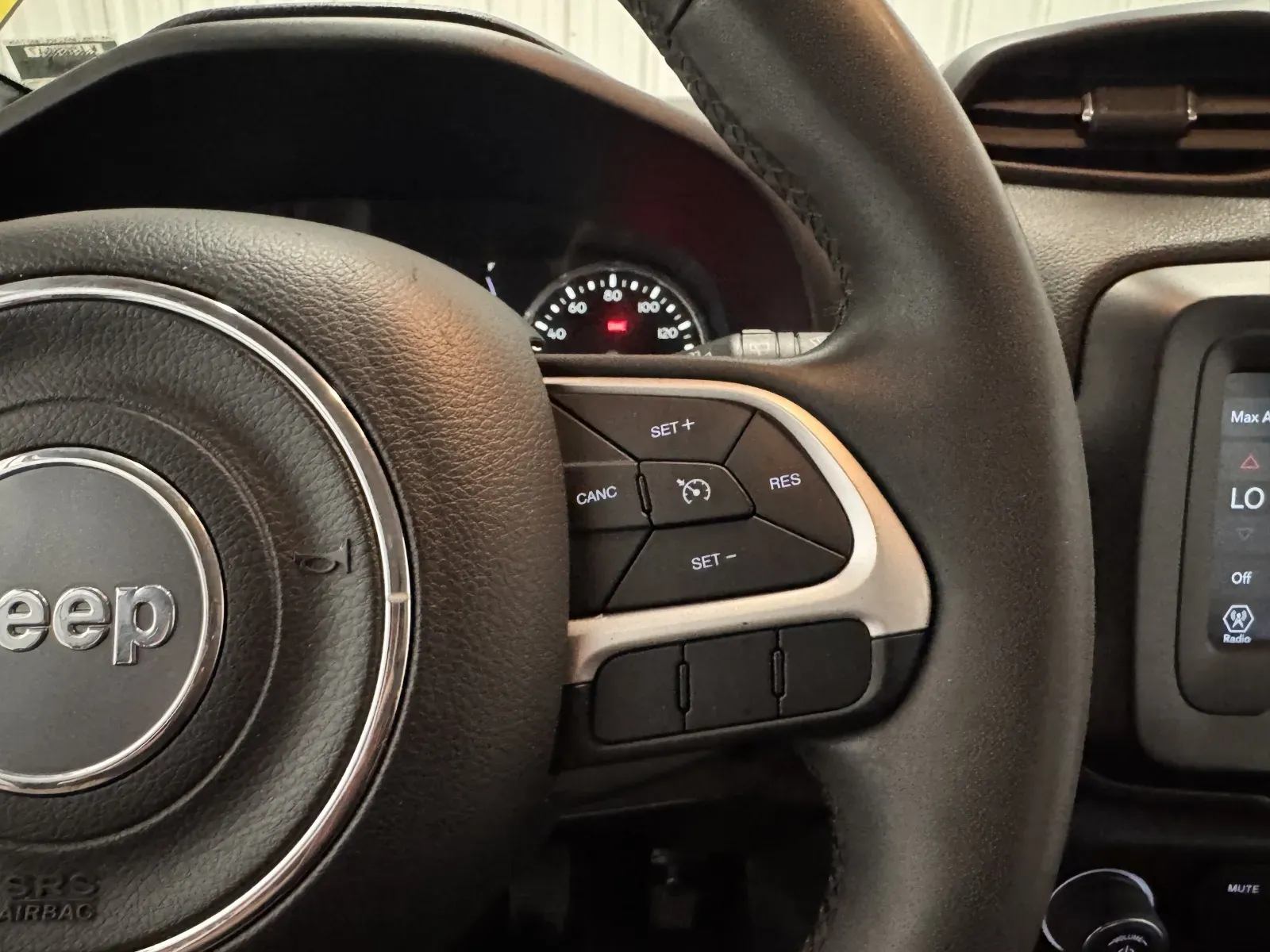 Jeep Renegade photo 20