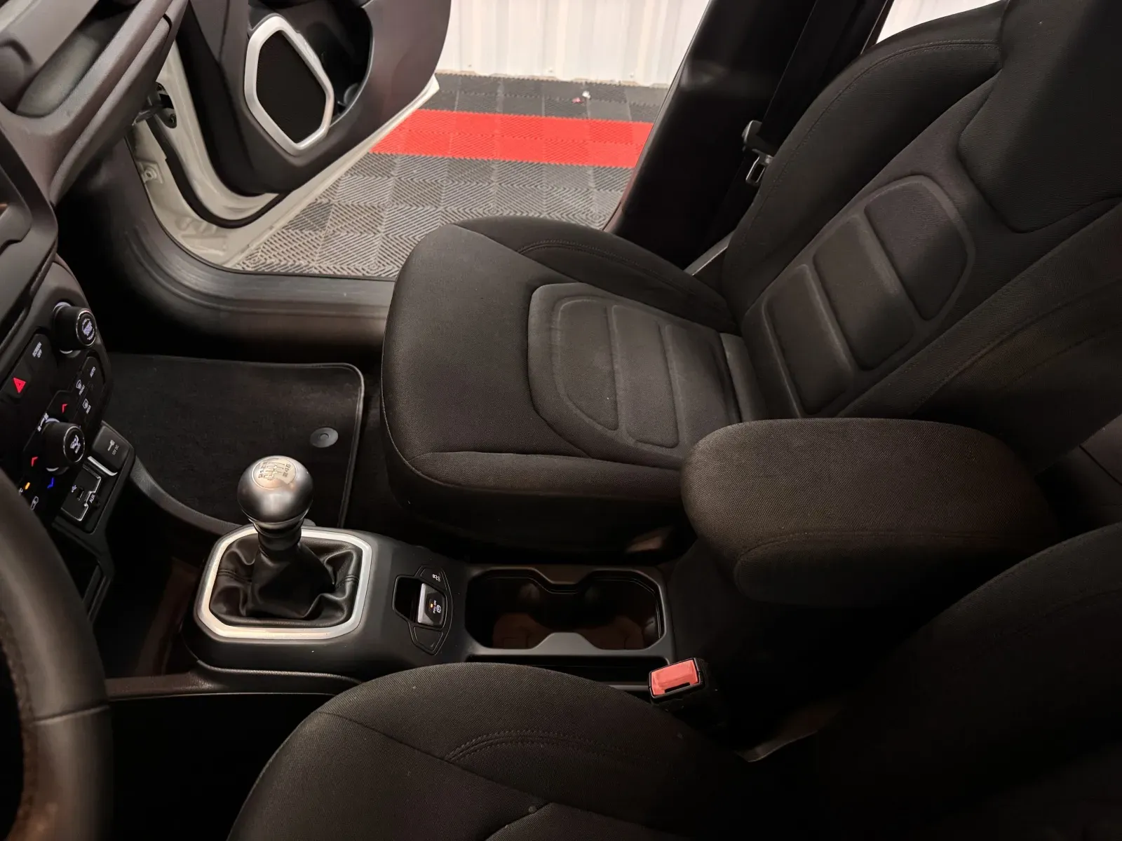 Jeep Renegade photo 31