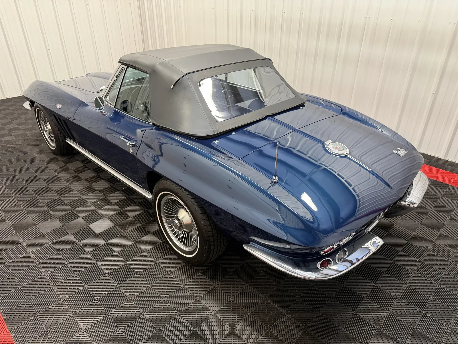 Chevrolet Corvette photo 8