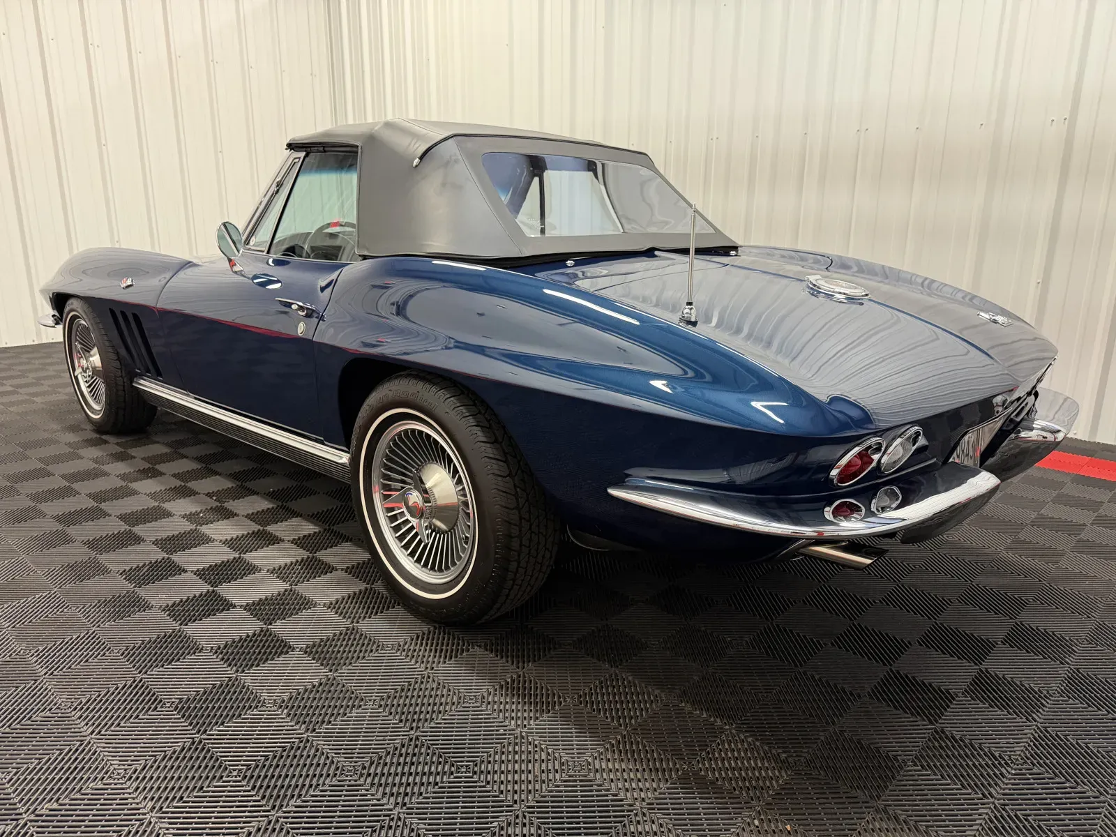 Chevrolet Corvette photo 7
