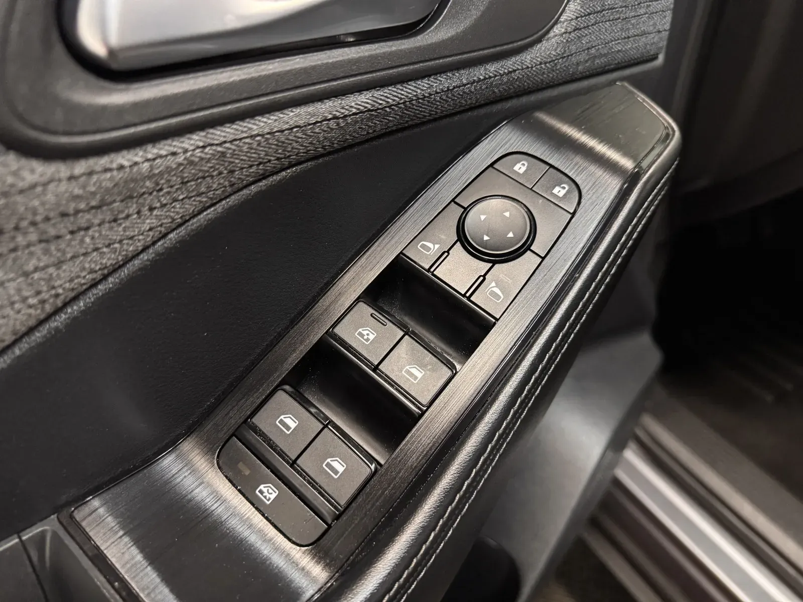 Nissan Rogue photo 26