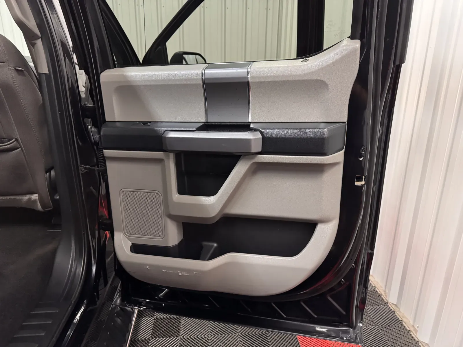 Ford F-150 photo 38