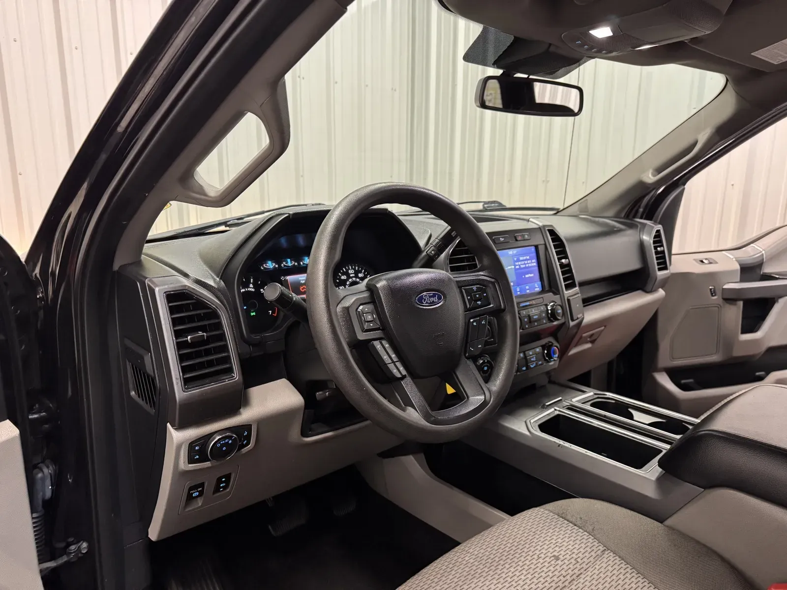 Ford F-150 photo 35
